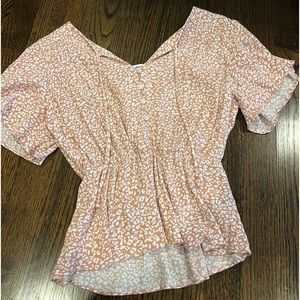 Never worn pink fancy top
